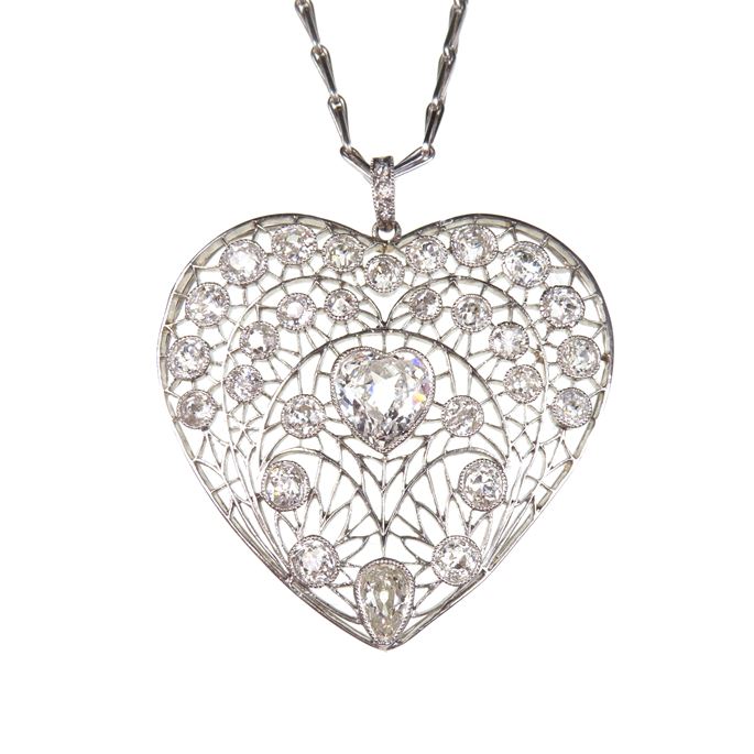 Antique openwork diamond and platinum heart pendant | MasterArt